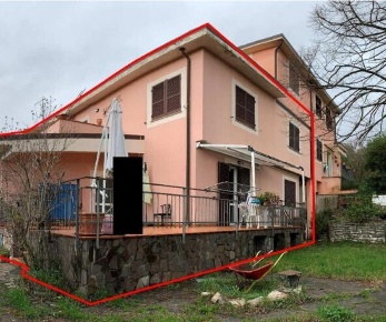 Foto Appartamento in Via Montepertico 112, La Spezia Migliarina di 402 m²