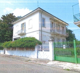 Foto Villa bifamiliare in Via Bilio 2, Alessandria Piazza Garibaldi