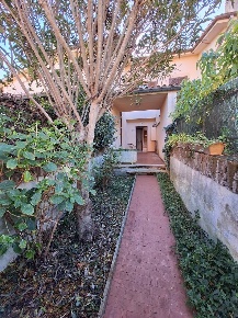 Foto Villa bifamiliare in Via Gian Lorenzo Bernini 26, Rignano Flaminio