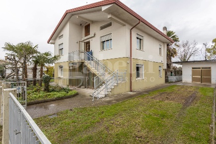 Foto Casa indipendente in Via Montegrappa 10, Fossalta di Portogruaro