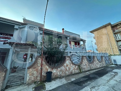 Foto Appartamento in Via Pavia 5, Arzano di 152 m² con 5 locali in affitto