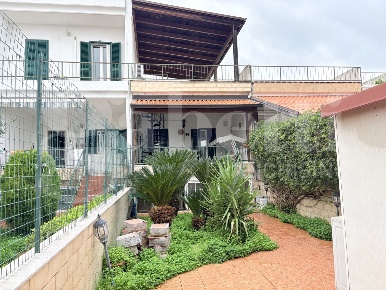Foto Villa a schiera in Via BORGO REGINA 34, Noicattaro di 100 m²