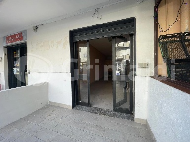 Foto Negozio in Corso italia 201, Quarto di 35 m² con 1 locali in affitto
