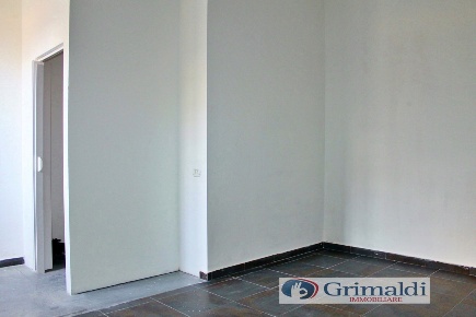 Foto Negozio in Via Angelo Moro 50, San Donato Milanese Centro di 70 m²