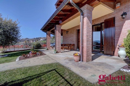 Foto Casa indipendente a Guiglia di 400 m² con 11 locali in vendita