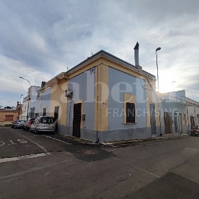 Foto Casa indipendente a Ugento Centro di 225 m² con 6 locali in vendita