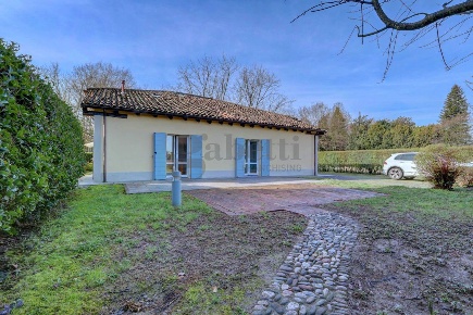 Foto Ufficio a Modena San Damaso di 245 m² con 11 locali in vendita