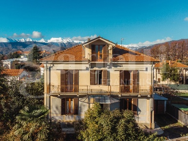 Foto Appartamento in Via Isonzo 9, Pinerolo Tabona, Borgo Nuovo di 278 m²
