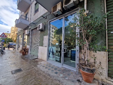 Foto Negozio in Via Caltanissetta 12, Palermo Politeama - Ruggiero Settimo