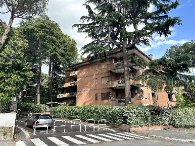 Foto Appartamento in ENRICO MIZZI, Roma Villa Bonelli di 93 m² con 3 locali