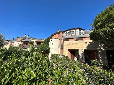 Foto Villa a schiera in Via Villetta su tre livelli in via Grabher 14,