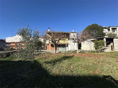 Foto Villa unifamiliare in Via Bernardino Masci, Teramo Centro di 145 m²