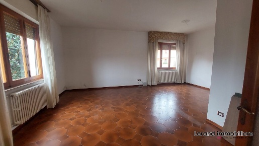 Foto Villa unifamiliare a Cascina Navacchio Nord - Zambra di 200 m²