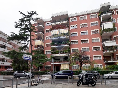 Foto Appartamento in Via Mauro Amoruso, Bari Poggiofranco di 180 m²