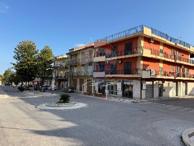 Foto Locale commerciale in viale Annunziata, Priolo Gargallo di 105 m²