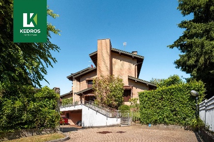 Foto Villa a schiera in Via Monte Tabor, Varese Masnago di 250 m²