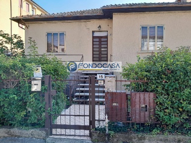 Foto Casa indipendente in via mezzocolle, Desenzano del Garda di 640 m²