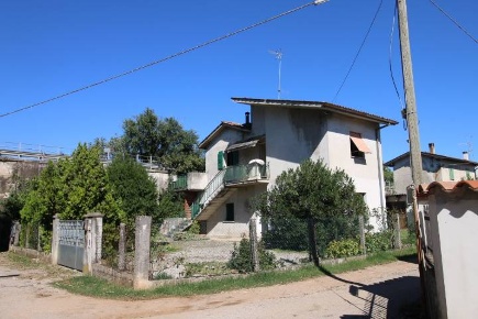 Foto Villa bifamiliare in via Venuti, Gradisca d'Isonzo Centro di 156 m²