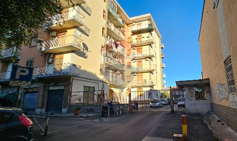 Foto Magazzino in Via del Bosco, Catania Barriera - Leucatia di 60 m²