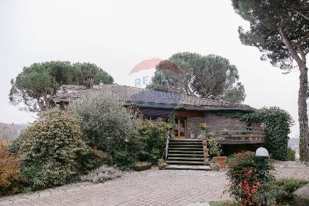 Foto Villa singola in via portolino, Bulciago Centro di 600 m² in vendita