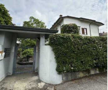 Foto Appartamento in Via PELLICO, Caponago di 63 m² con 5 locali in vendita