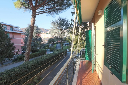 Foto Appartamento in Via San Felice, Genova Molassana di 90 m² con 6 locali