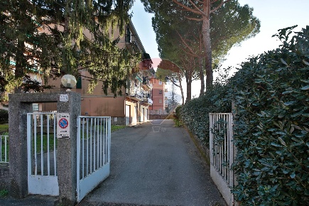 Foto Appartamento a Genova Molassana di 90 m² con 6 locali in vendita