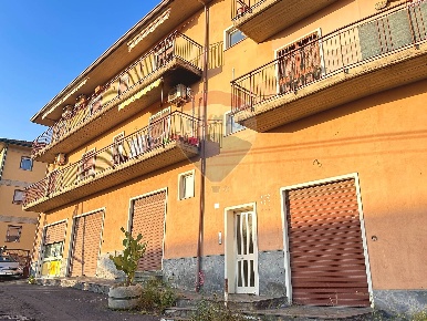 Foto Appartamento in Vico Olivella, Camporotondo Etneo Centro di 88 m²