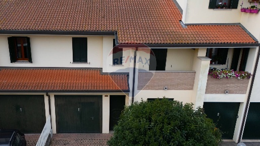 Foto Villa a schiera a Rovigo Grignano Polesine, Roverdicrè di 141 m²