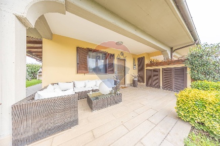 Foto Villa bifamiliare in VIA TIBERINA, Fiano Romano di 93 m² con 4 locali