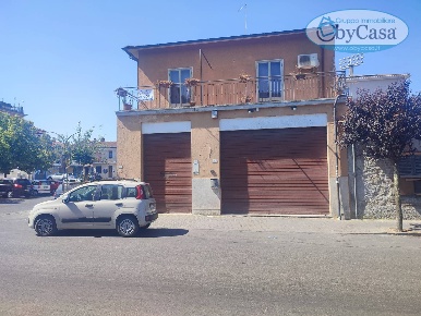 Foto Locale commerciale in Via IV Novembre, Manziana di 60 m² con 1 locali