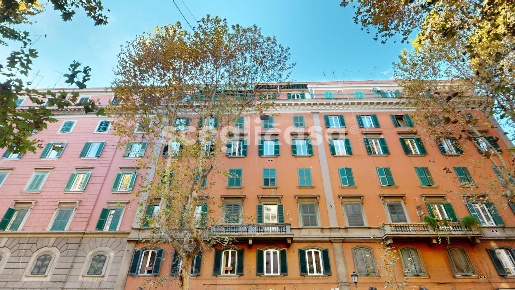 Foto Appartamento in Via Merulana, Roma Colle Oppio di 75 m² con 2 locali