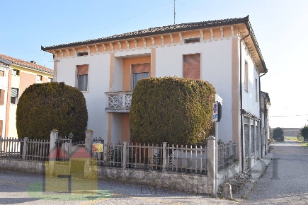 Foto Villa singola a Argenta San Nicolò di 300 m² con 7 locali in vendita