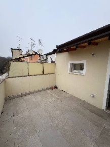 Foto Appartamento in Via Ripagrande, Ferrara Centro Storico di 115 m²