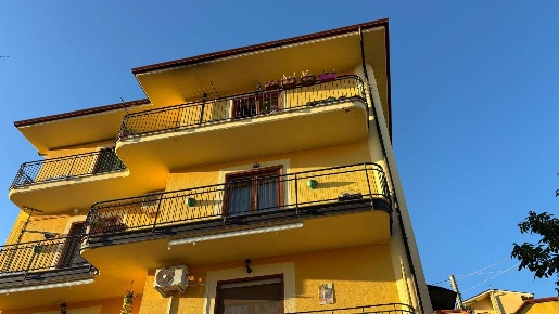 Foto Appartamento in Via Enzo Marmorale, Paduli di 100 m² con 5 locali