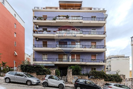 Foto Appartamento a Cagliari Amsicora di 150 m² con 5 locali in vendita