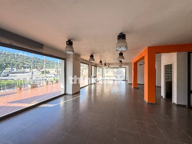 Foto Locale commerciale in Via Giovanni falcone, Canicattini Bagni