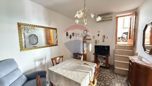 Foto Appartamento in Via Fontana, Vieste Centro di 99 m² con 3 locali