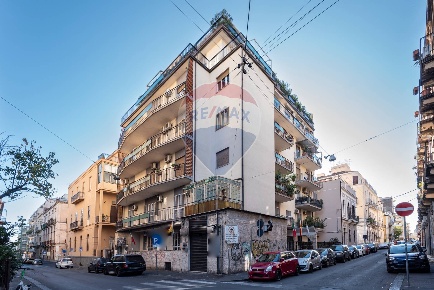Foto Appartamento in Via Nino Martoglio, Catania di 184 m² con 8 locali