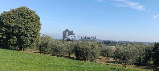 Foto Terreno residenziale a Puegnago del Garda Castello di 2000 m²