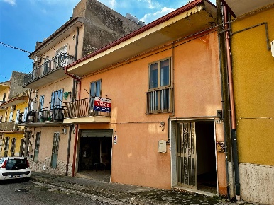 Foto Casa indipendente in Via Alessandro Volta 15, Ragusa di 124 m²