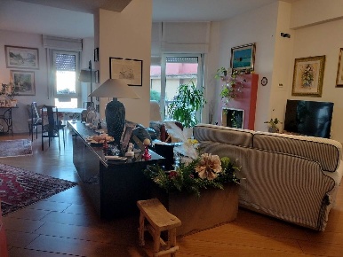 Foto Appartamento in Via Moncenisio 4, Cosenza Centro di 120 m² in vendita