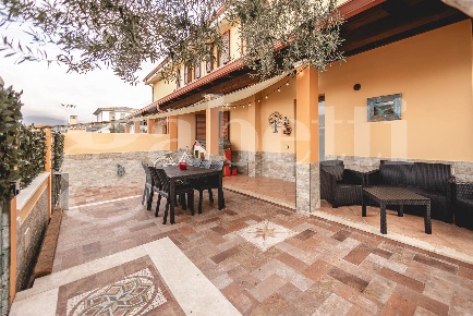 Foto Villa a schiera a Dolianova di 100 m² con 4 locali in vendita