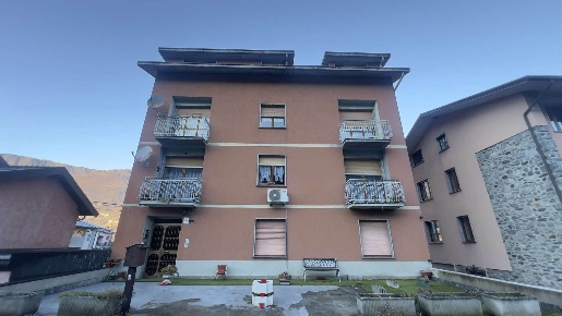 Foto Appartamento a Colorina Casello di 121 m² con 6 locali in vendita