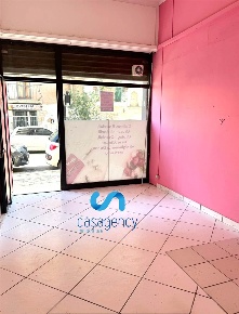 Foto Locale commerciale in VIA ACQUAVIVA 8, Caserta Acquaviva di 18 m²