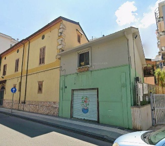 Foto Negozio in Via Gregorio Caloprese, Cosenza Centro di 60 m² in affitto