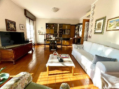 Foto Appartamento in VICOLO MARTIRI DELLA LIBERTA' 1, Secugnago di 103 m²