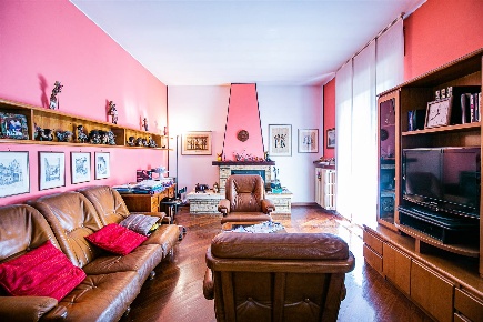 Foto Appartamento in Via Guglielmo Marconi 83, Origgio di 180 m² in vendita