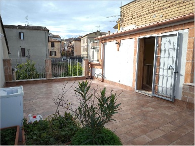 Foto Appartamento in Via G. Bruno 26, Fiano Romano di 60 m² con 3 locali