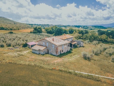 Foto Cessione attività a Lugnano in Teverina di 660 m² con 14 locali